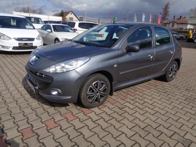 Peugeot 206 1.1i 44KW SERVISKA