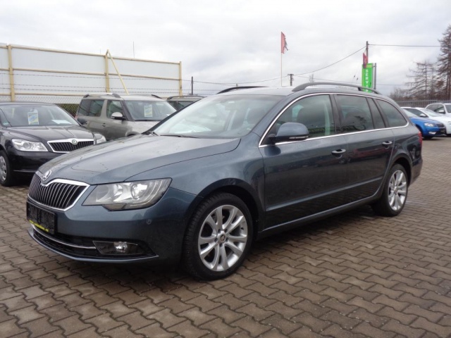 Škoda Superb 2,0 TDi 103KW DSG EXCLUSIVE NAVI XE