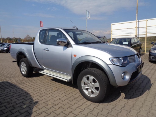 Mitsubishi L200 2,5 DI 4x4 4.MÍSTA TAŽNÉ