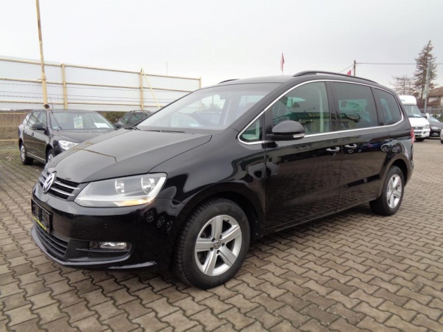 Volkswagen Sharan 2,0TDi 103KW DSG SERVISKA KAMERA