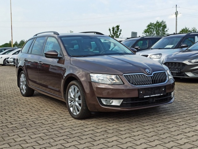 Škoda Octavia 2.0TDi 110KW NAVI VÝHŘEV 