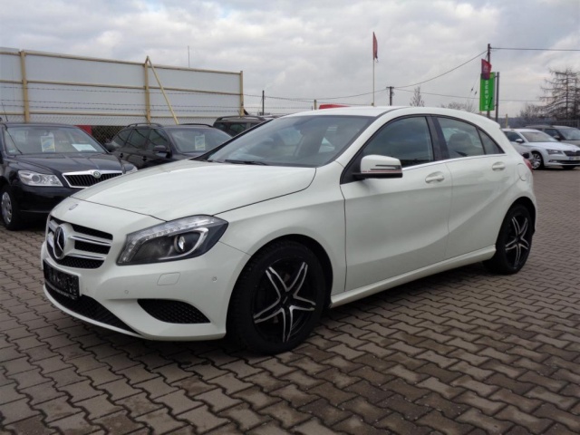 Mercedes Benz Třídy A 180 1,6i 90KW STYLE NAVI XENONY
