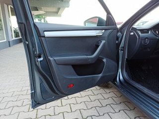https://www.evidenceautobazaru.cz/data/2023_09_11/imgs/17313_hiqvp.jpg