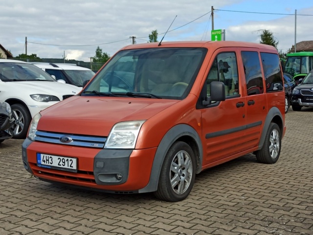 Ford Tourneo Connect 1.8TDCi 81KW WEBASTO KLIMA VÝH