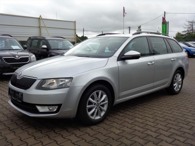 Škoda Octavia III 1,6TDi 81KW STYLE LCD RADIO SER