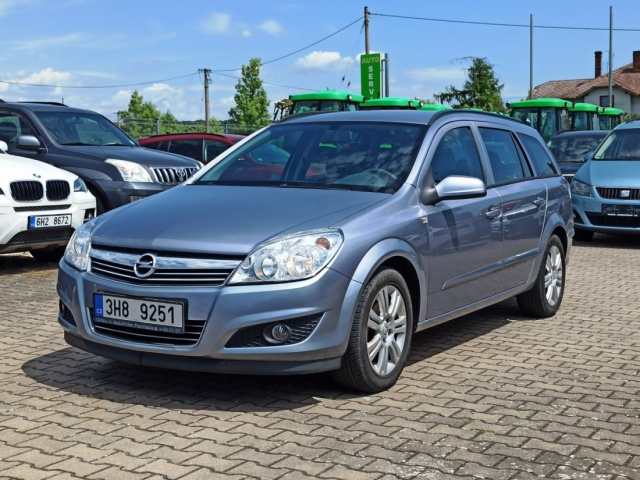 Opel Astra 1.6i 16V 85KW KLIMA ZIMNÍ SADA