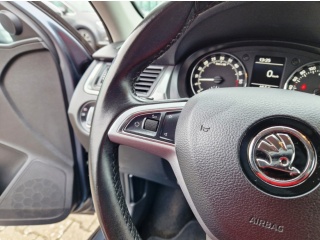 https://www.evidenceautobazaru.cz/data/2024/11/01/imgs/31906_ddrrh.jpg