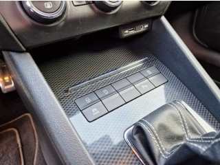 https://www.evidenceautobazaru.cz/data/2025/02/12/imgs/35127_hvy0n.jpg
