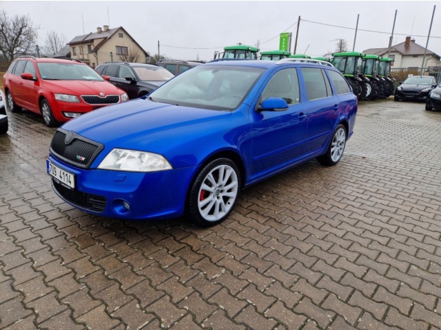 Škoda Octavia RS 2.0TDi 125KW XENONY ŠÍBR 