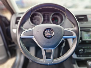 https://www.evidenceautobazaru.cz/data/2025/03/27/imgs/36678_4b2iq.jpg