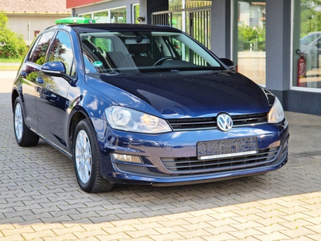 Volkswagen Golf VII 1.2TSi 77KW VÝHŘEV SERVISK