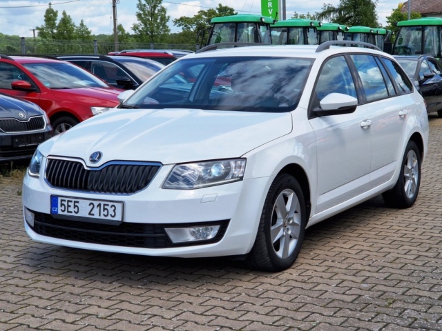 Škoda Octavia 1.6TDi 81KW KŮŽE XENONY NAVI 