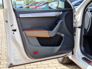 https://www.evidenceautobazaru.cz/data/2025/05/26/imgs/23377_7ccls.jpg