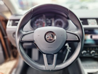 https://www.evidenceautobazaru.cz/data/2025/05/27/imgs/38974_tylbj.jpg