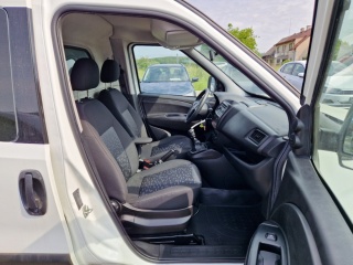 https://www.evidenceautobazaru.cz/data/2025/06/10/imgs/40667_9fey9.jpg