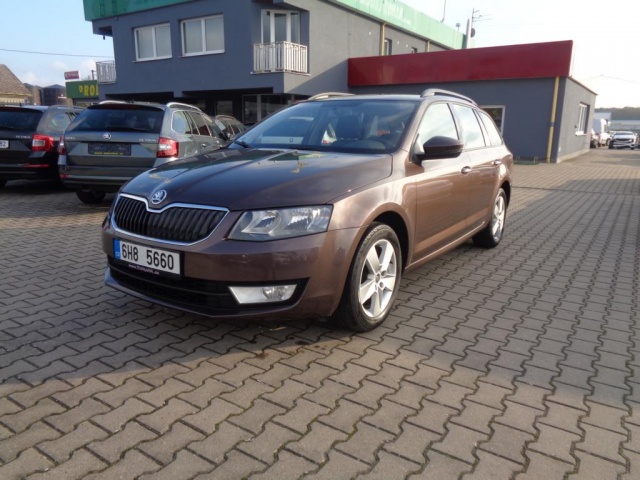 Škoda Octavia 1.6TDi 77kW AMBI SERVISKA
