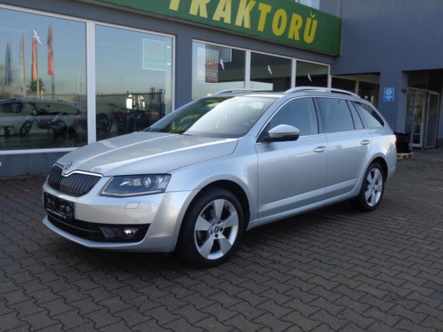 Škoda Octavia 2.0TDi 110kW 4x4 NAVI XENONY