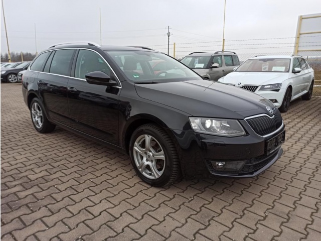 Škoda Octavia 2.0TDi 110kW DSG NAVI XENON
