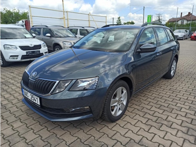 Škoda Octavia 1.6TDi 85KW Č.R. 1.MAJ SERVISKA