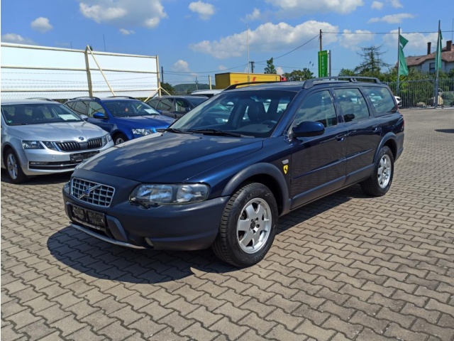Volvo XC70 2.4T 147kW MANUÁL ČERNÁ KŮŽE