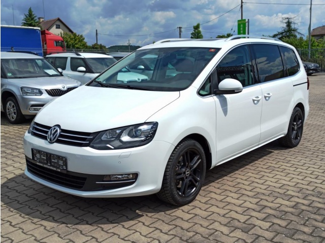 Volkswagen Sharan 2.0TDi 135KW DSG NAVI PANORAMA XENO