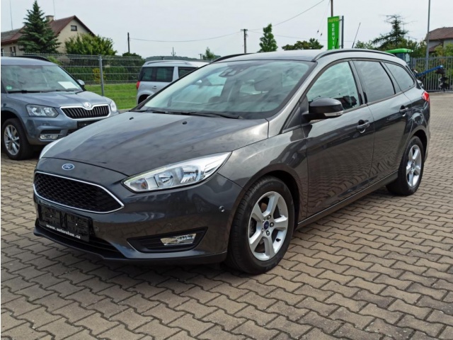 Ford Focus 1.0i EB 92KW NAVI VÝHŘEV VOLANT TEM