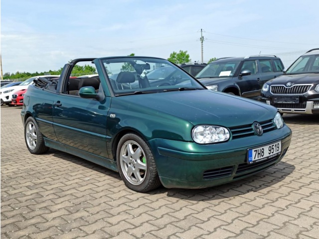 Volkswagen Golf 1.6i 16V 74KW EL.STŘECHA VÝHŘEV SED