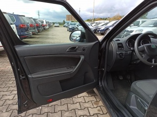 https://www.evidenceautobazaru.cz/data/2023_01_02/imgs/7323_r1dfb.jpg