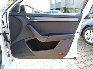 https://www.evidenceautobazaru.cz/data/2023_01_02/imgs/7328_grxfr.jpg