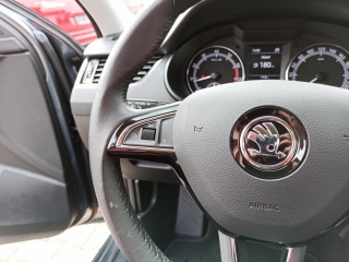 https://www.evidenceautobazaru.cz/data/2023_01_02/imgs/7382_9g2pn.jpg