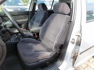 https://www.evidenceautobazaru.cz/data/2023_01_02/imgs/7403_ny8xk.jpg